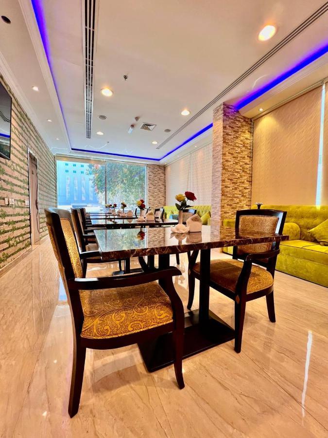 Dream Palace Hotel Ajman Ngoại thất bức ảnh