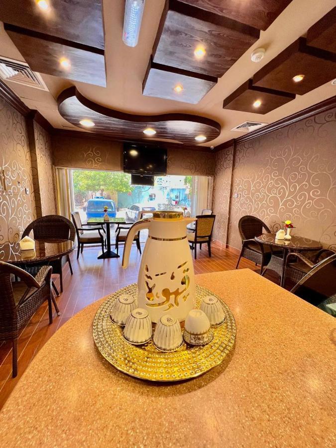 Dream Palace Hotel Ajman Ngoại thất bức ảnh
