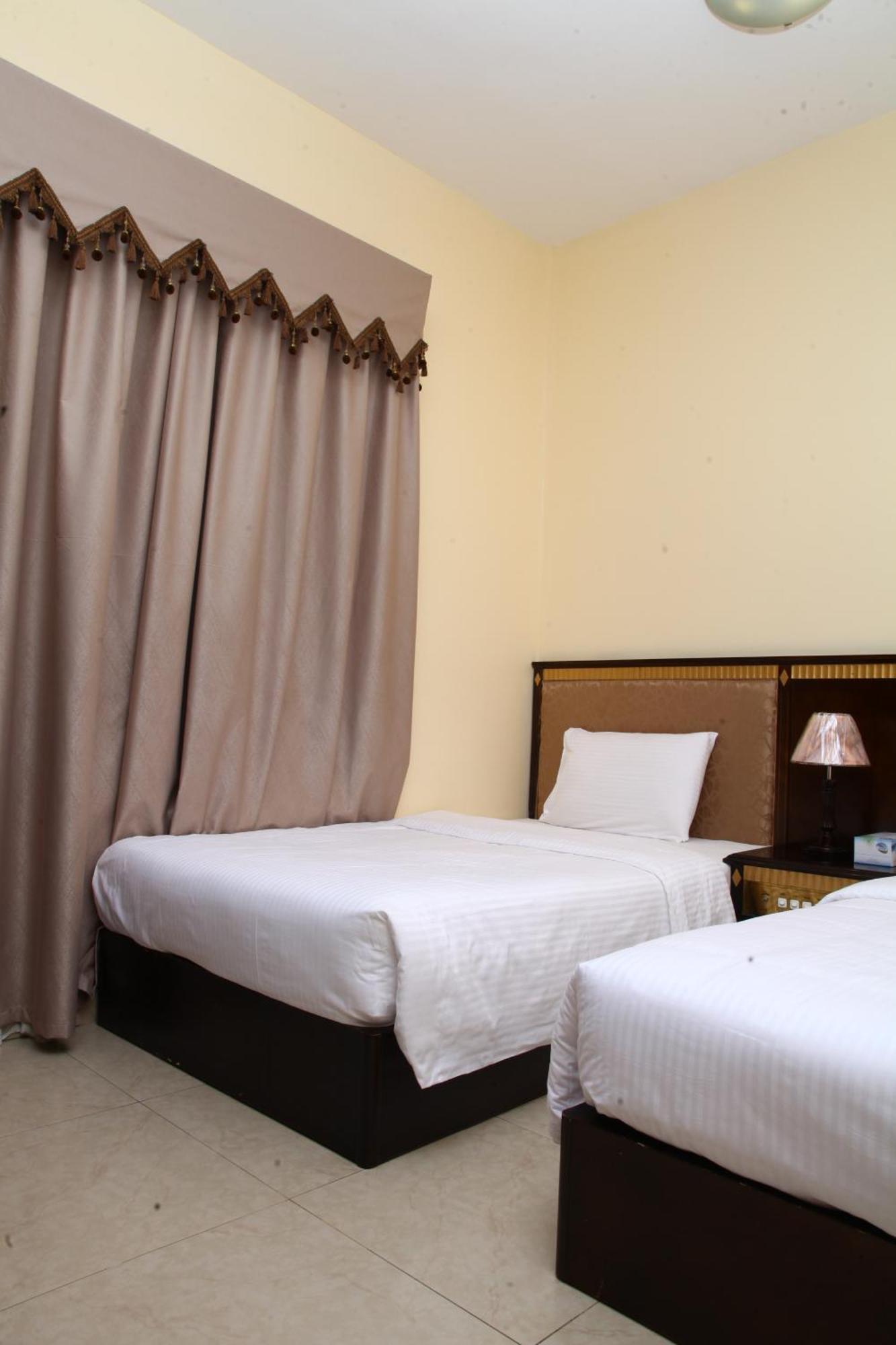 Dream Palace Hotel Ajman Ngoại thất bức ảnh