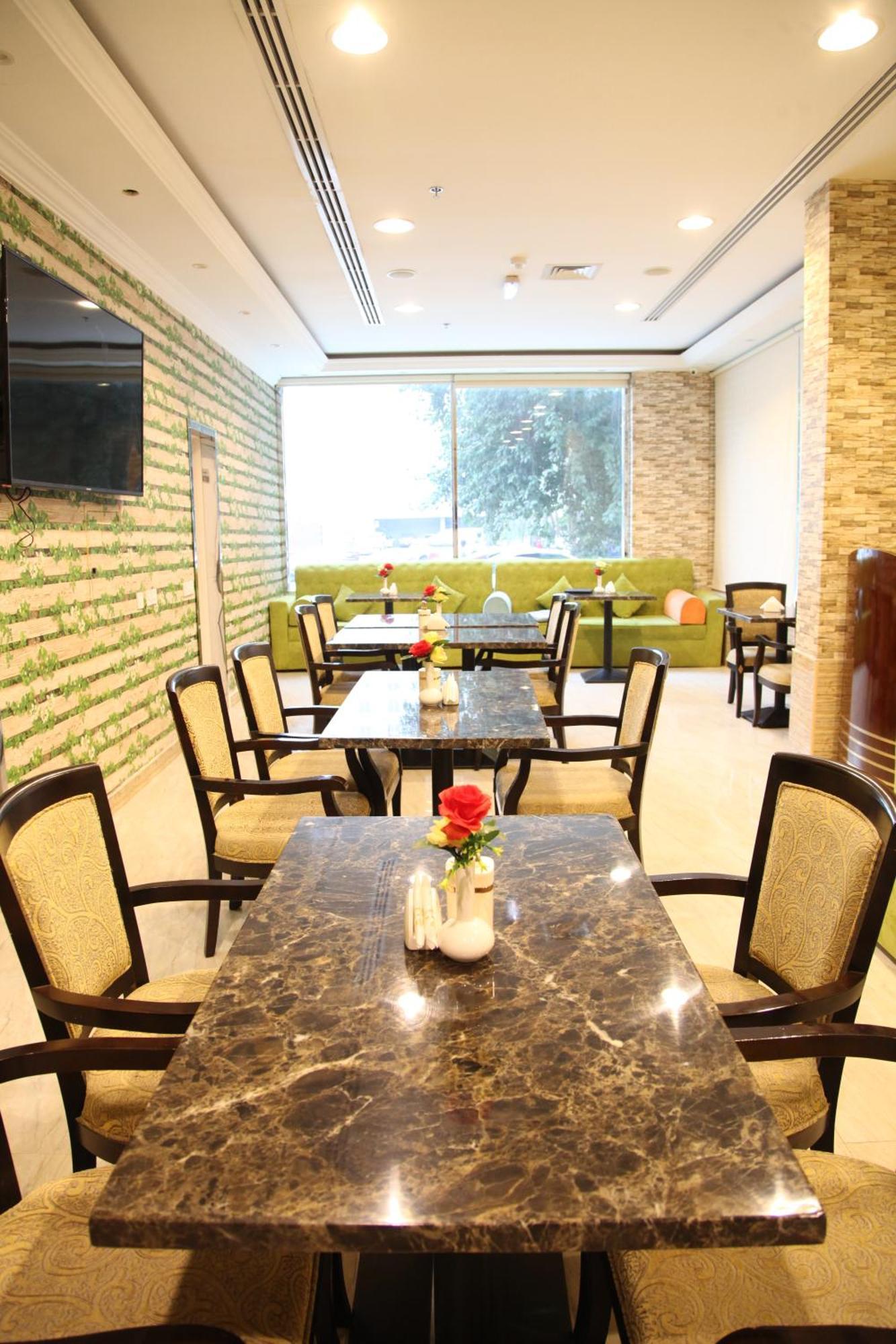Dream Palace Hotel Ajman Ngoại thất bức ảnh